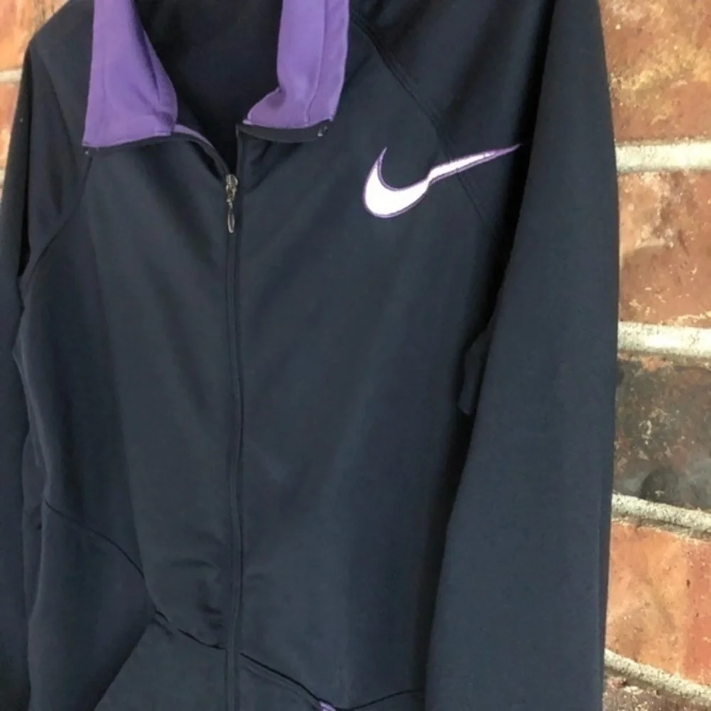 Nike jacket kids zip up black and purple athletic XL